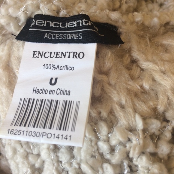 Double Loop Scarf - Picture 4 of 8